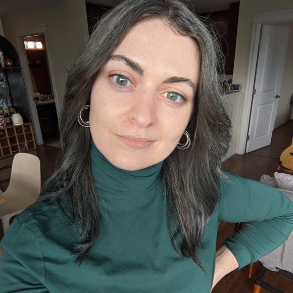 Meet your Posher, Maegan - Picture 1 of 2